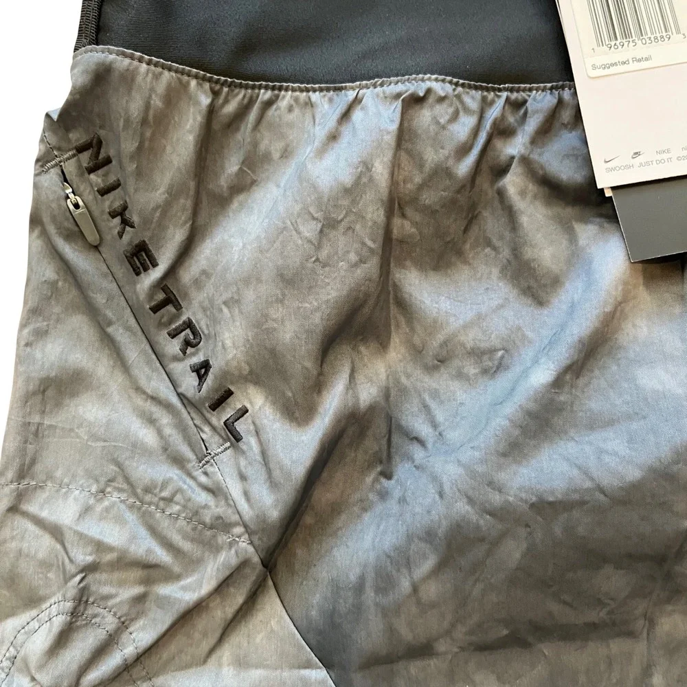 Nike Trail Womens Running‎ Shorts Grey Black FN2647-010 Size L NEW